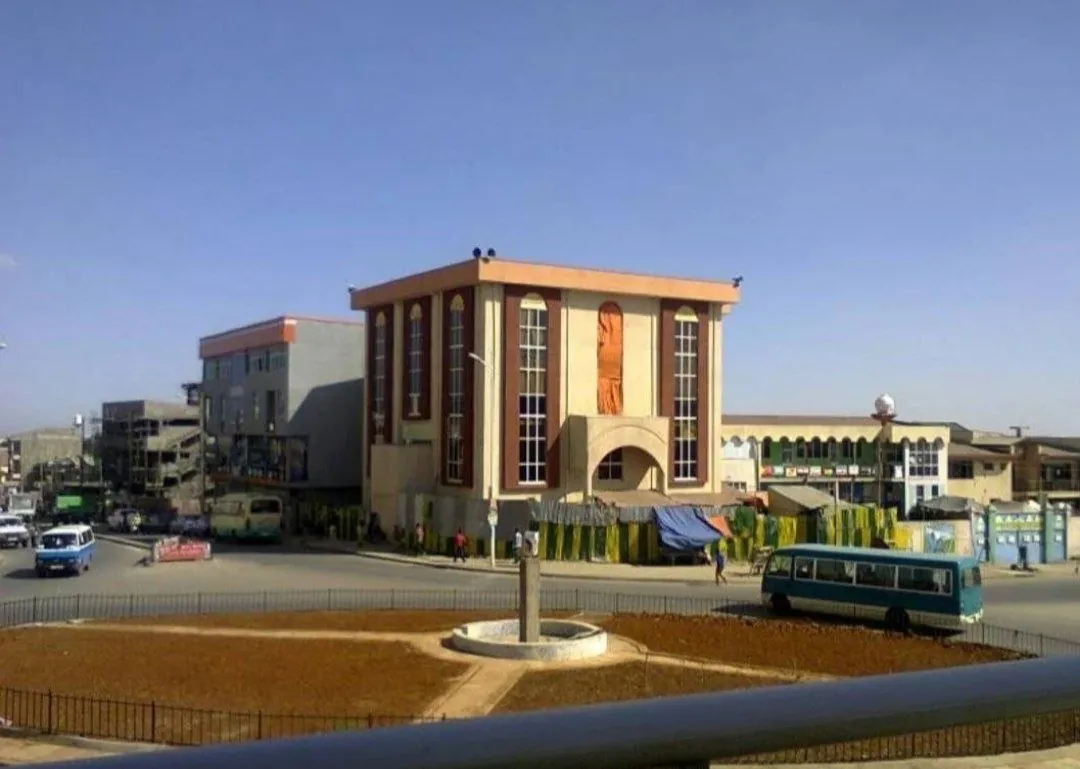 Aba Kora Mosque exterior seen from the surrounding street