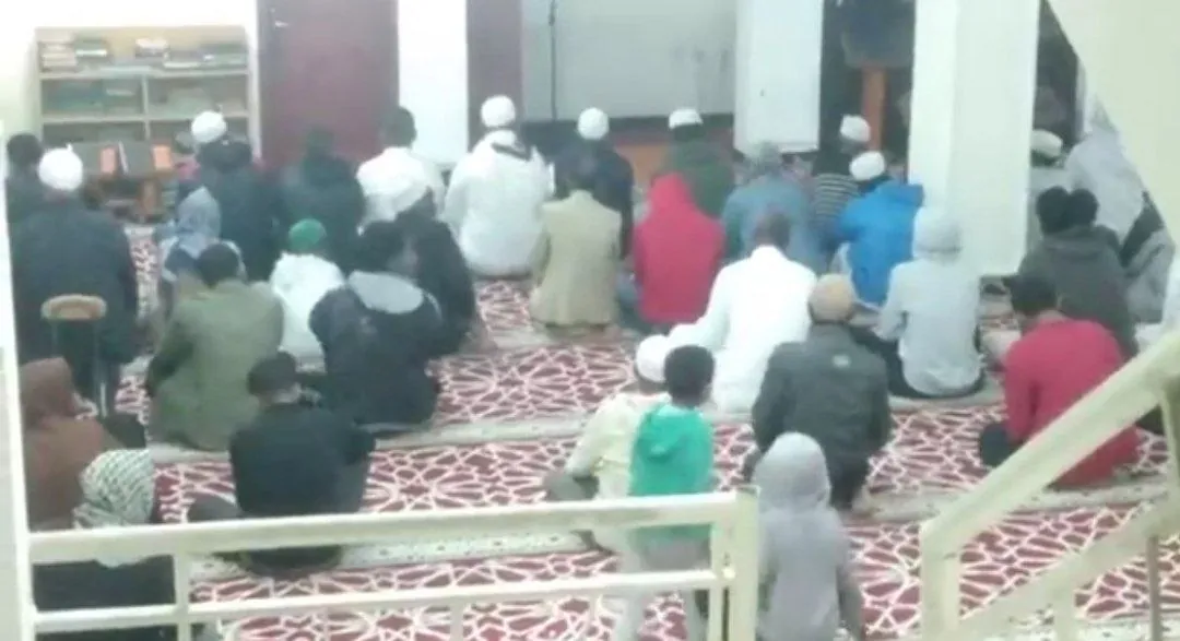 Congregation inside Abdulwasi Rasheed Mesjid