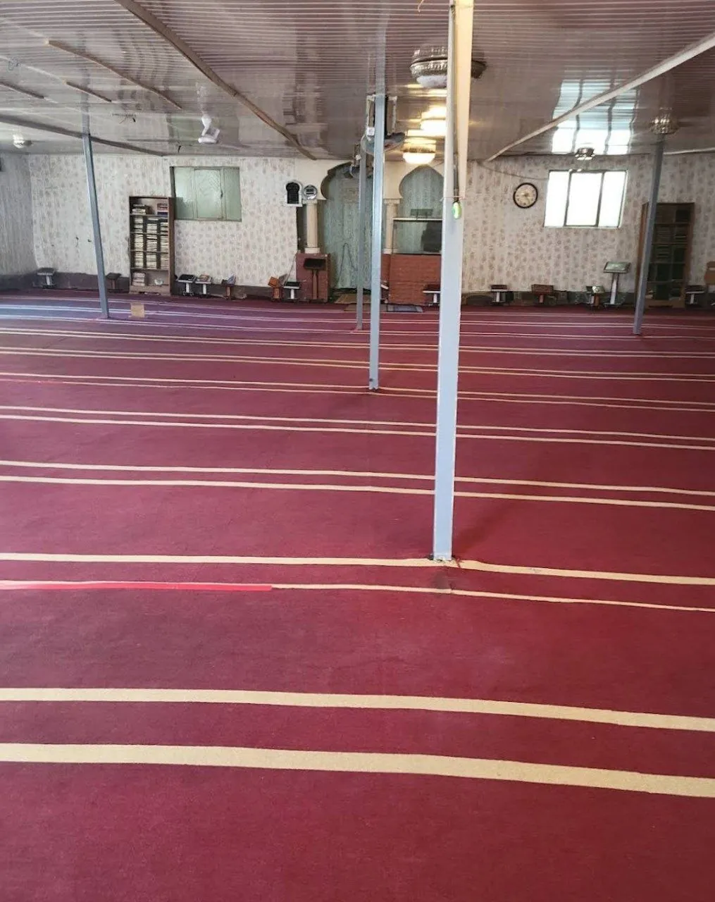 Main prayer hall at Al Feth Masjid