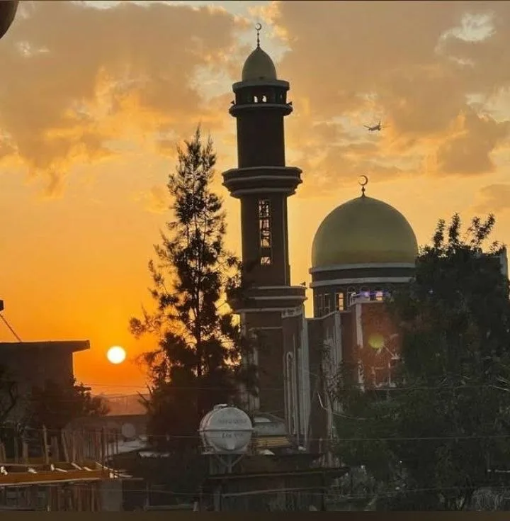 Selsebil Mesjid dome and minaret at sunset